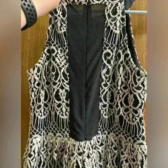 Altar’d State Sleeveless A-line Cream Laced Dress with Black Lining Size XS - Picture 5 of 8